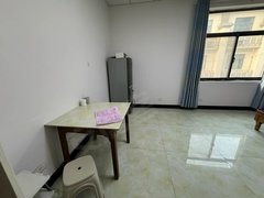 淮南寿县寿州广场房子是锦天农贸市场。买菜非常方便，出口好，价钱便宜。设施齐全出租房源真实图片