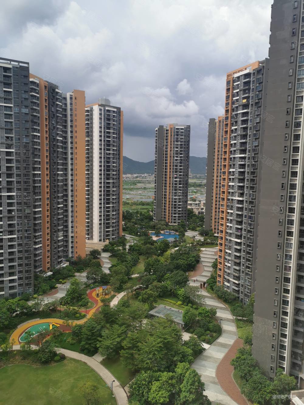 雅居乐万象郡3期3室2厅1卫88.8㎡东92.8万