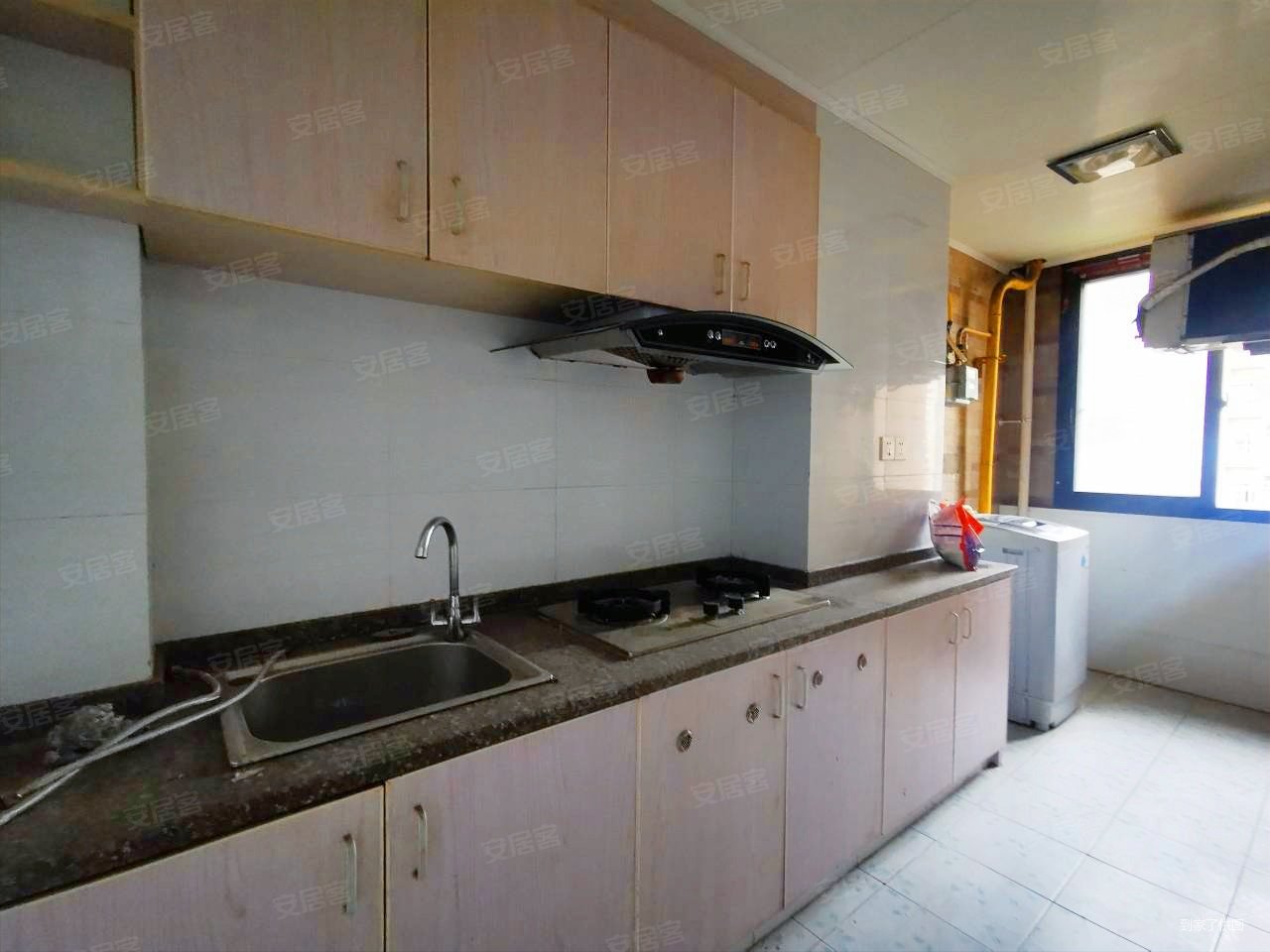 赛力斯旁和合家园二期单间配套,采光极好,诚意出售