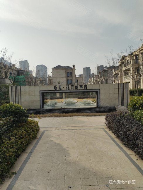 半岛印象花园4室2厅4卫213㎡南北599万