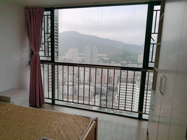 深圳福田莲花北莲丰雅苑4号线地铁口 电梯高层视野开阔 精装三房出租