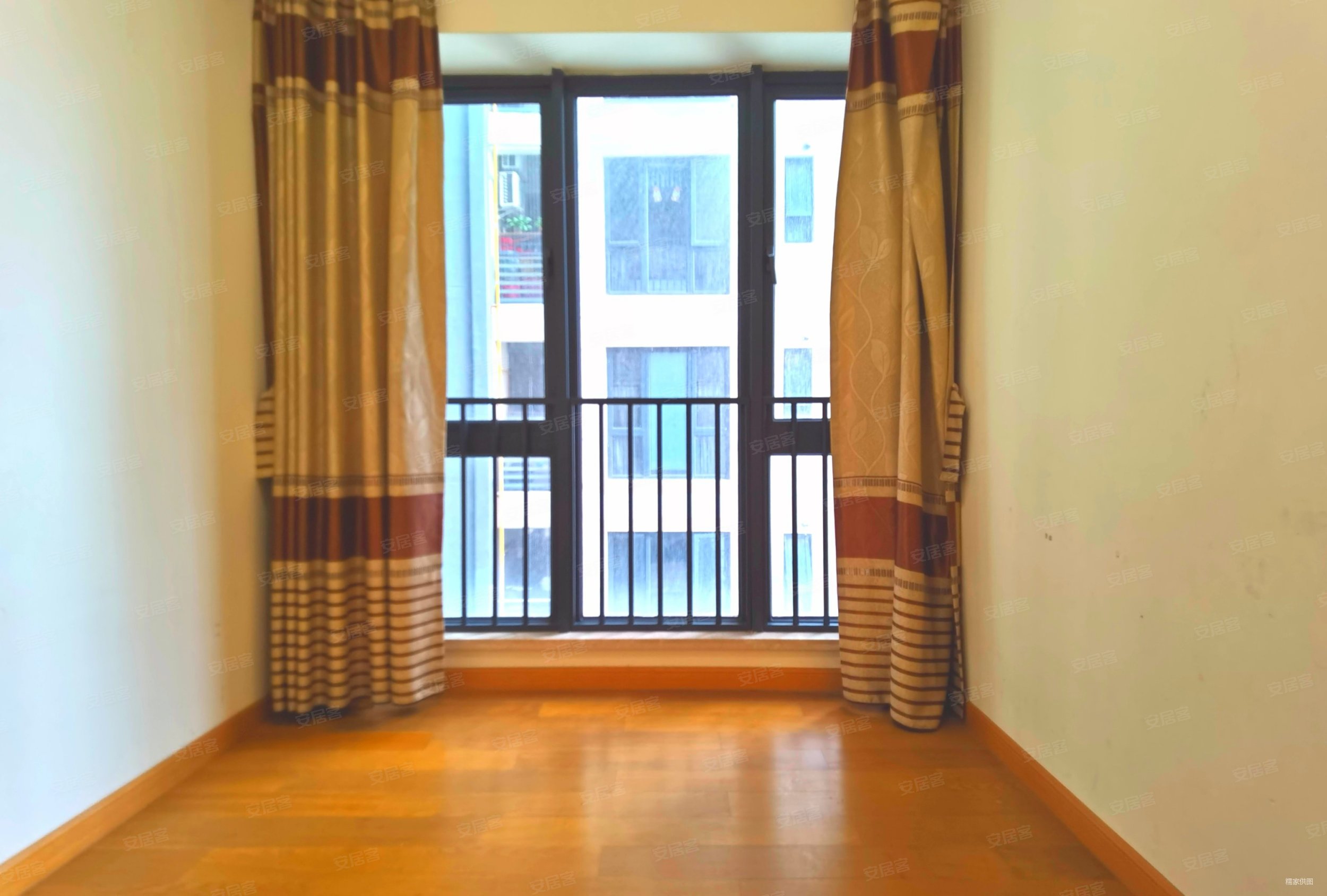 佳兆业城市广场(三期)3室2厅2卫89.14㎡南465万