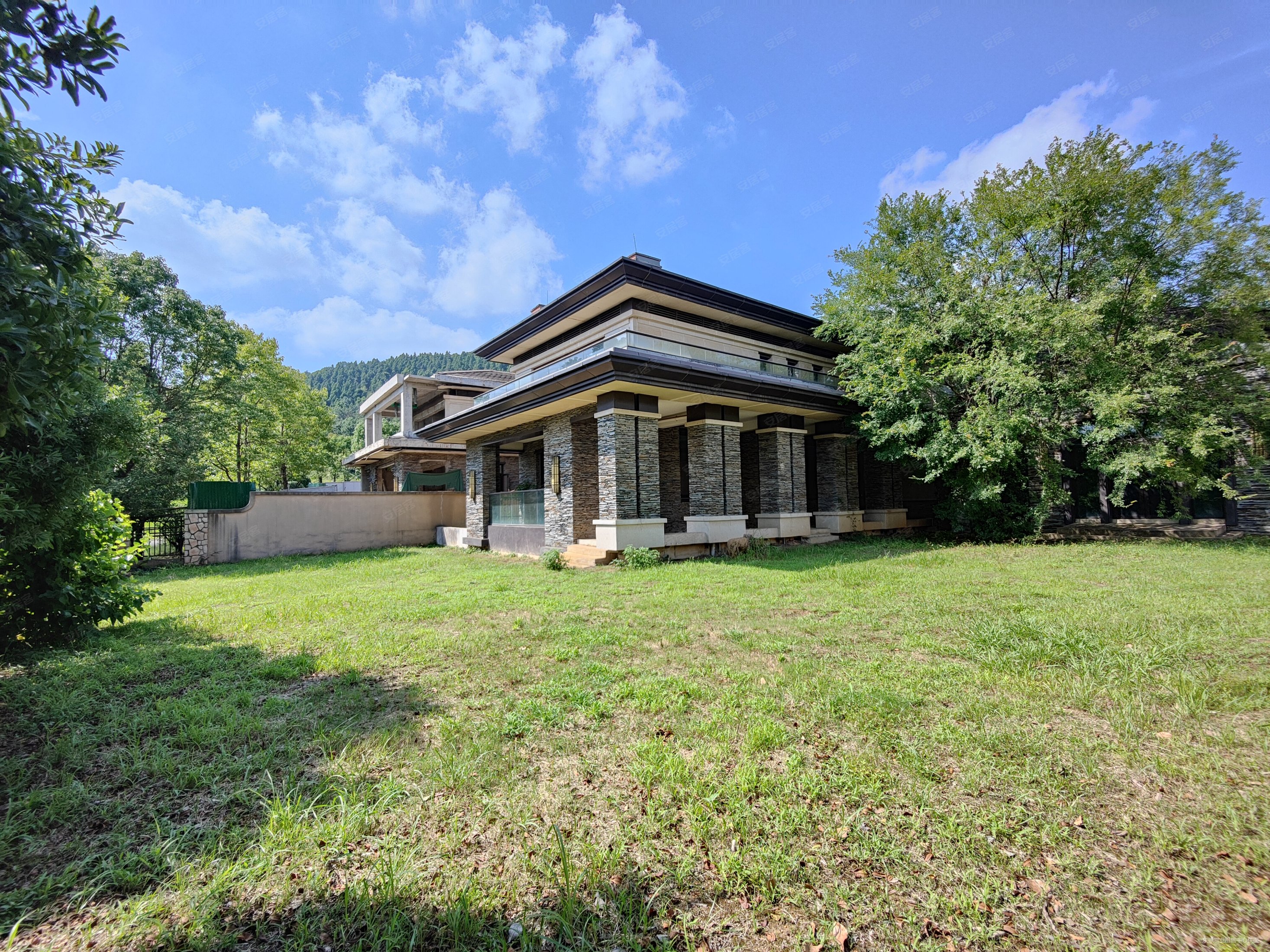 600平私家花园 坐拥高尔夫球场美景,驿山高尔夫(别墅)二手房,2498万,4