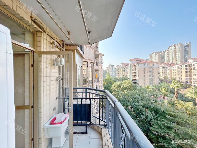 汇景新城维纶特莱 4房业主全新装修 急售笋盘!价格能谈