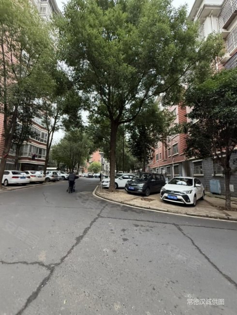 怡景御园3室2厅2卫120㎡南北52万