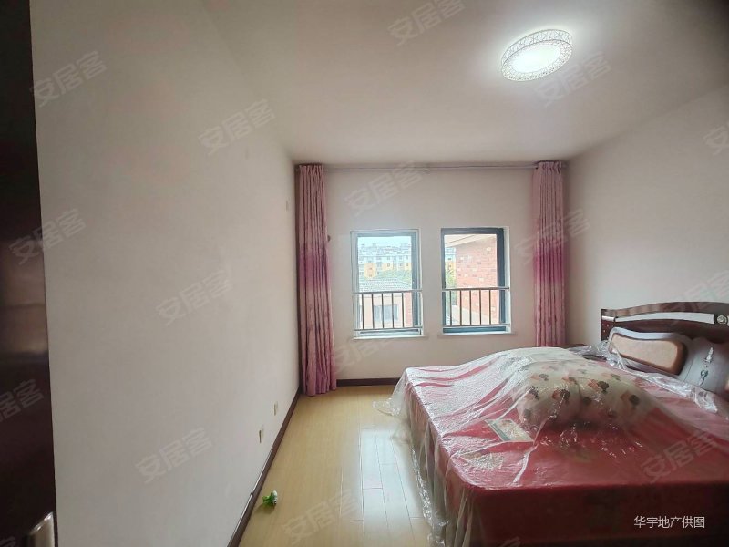 翰林府第112平方3室2厅1卫898万满二年