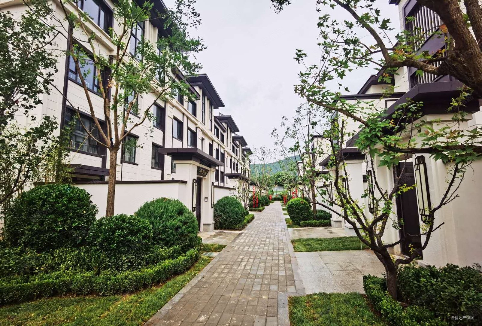 北京岭秀潜山叠墅低总价360万下叠私家庭院入户现房发售