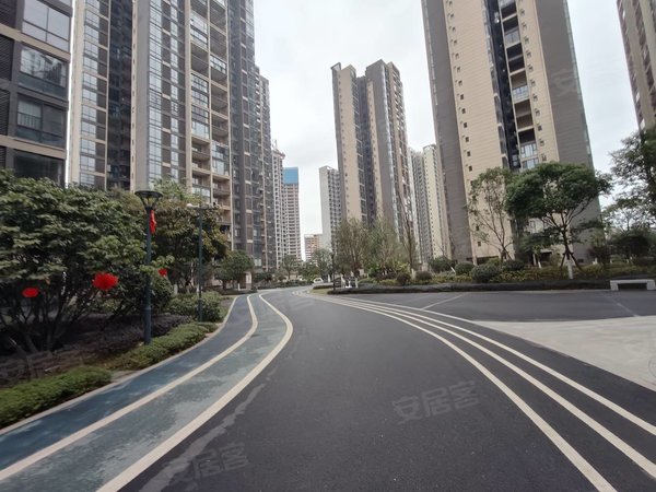 【多图】龙旺海悦湾,一院两馆租房,首租龙旺海月湾小区3房一卫空调一