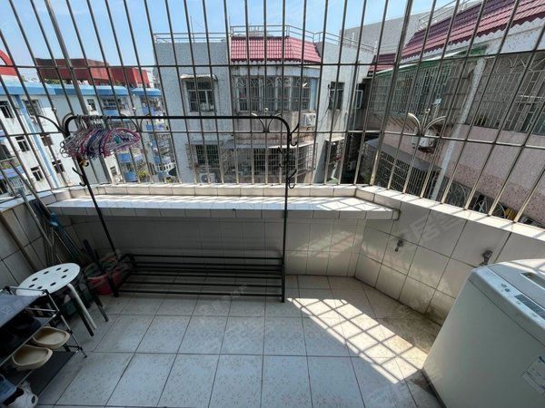 广州天河燕塘金燕花苑燕塘地铁口 金燕花苑 大三房精装 厅出阳台出租