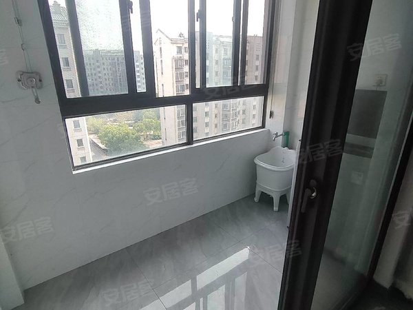 苏州太仓沙溪白云花园白云花园两室水电费民用有天气热,看房方便有