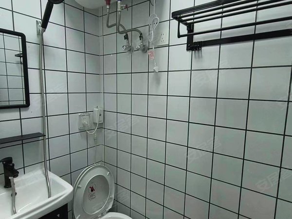 阜阳颍东北京东路安建枫林源筑烟厂 济河未来城 十中 压一付一 精装房 拎包入住出租房源真实图片