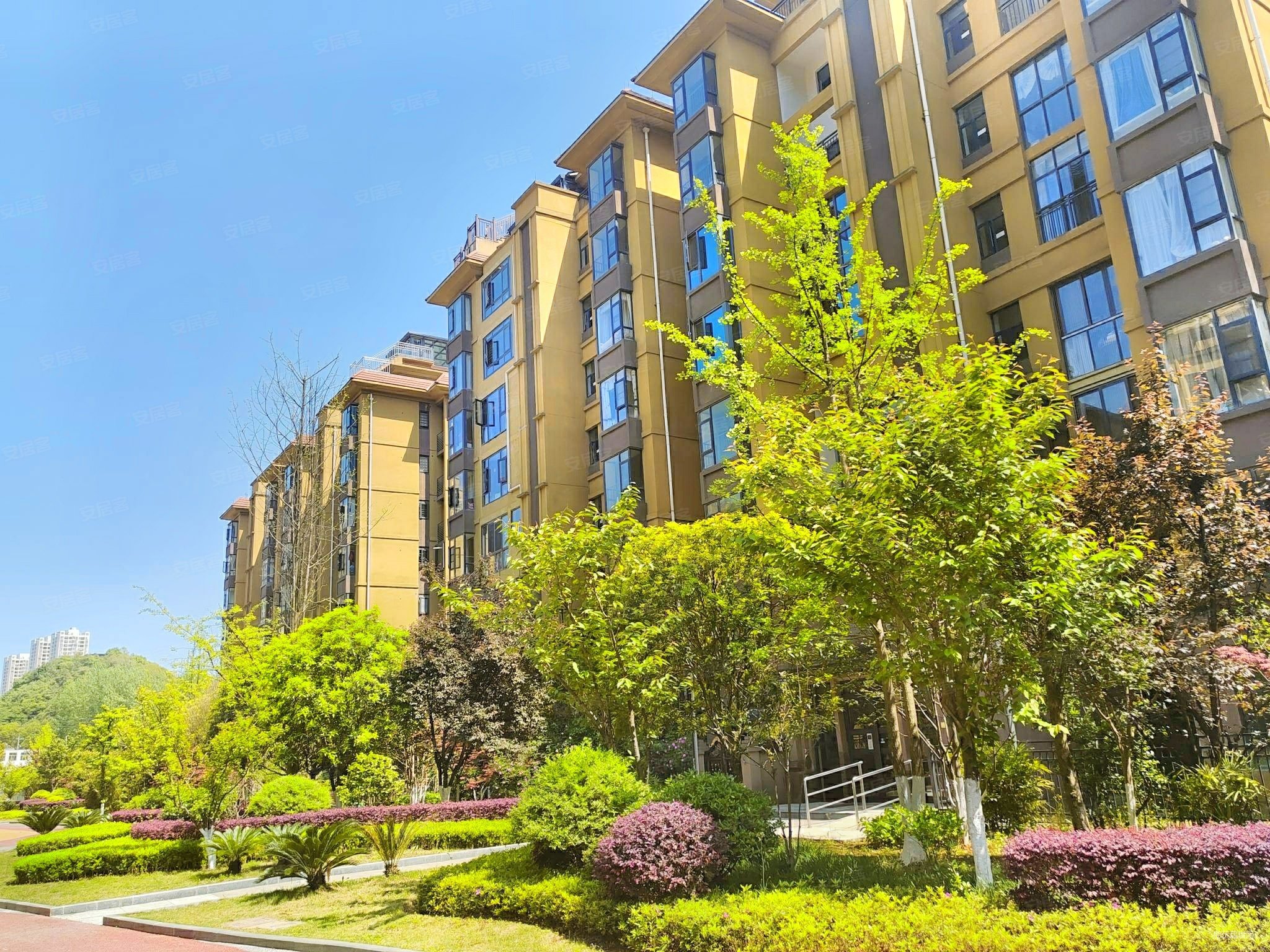 宇虹万花城北区3室2厅2卫121.81㎡南106万