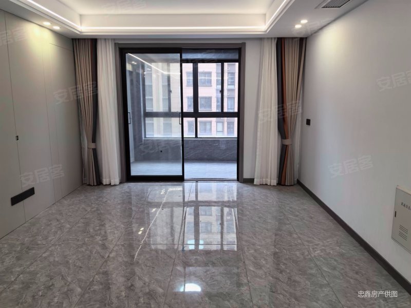 商品住宅 车位充足 双卫生间 装修好 商业配套齐全 房龄新,景瑞缇香郡