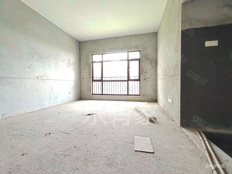 嘉宏锦城别墅出售有车位居住舒适