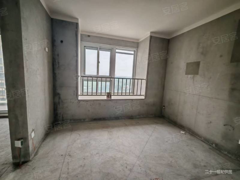 融创玉园4室2厅2卫147㎡南北92万