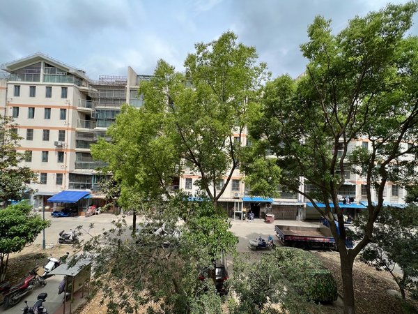 昆山张浦张浦名城花园(昆山)张浦农贸市场边 标准一室一厅 带一个固定