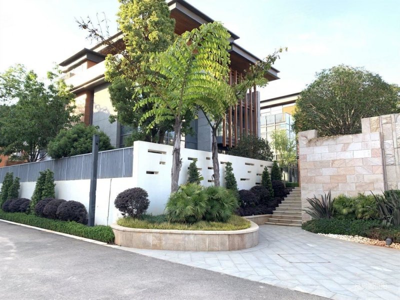 山海荟!独栋别墅!一线观滇!大花园!大泳池!可按揭