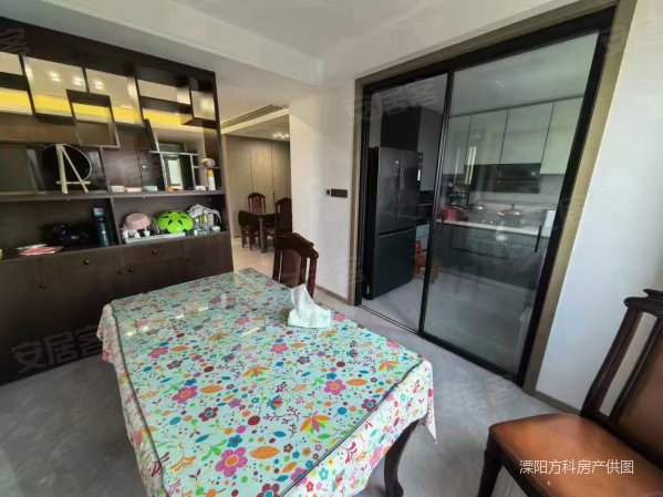 特价急卖,金峰又一城豪华装修,房东很少住,中央空调地暖都有