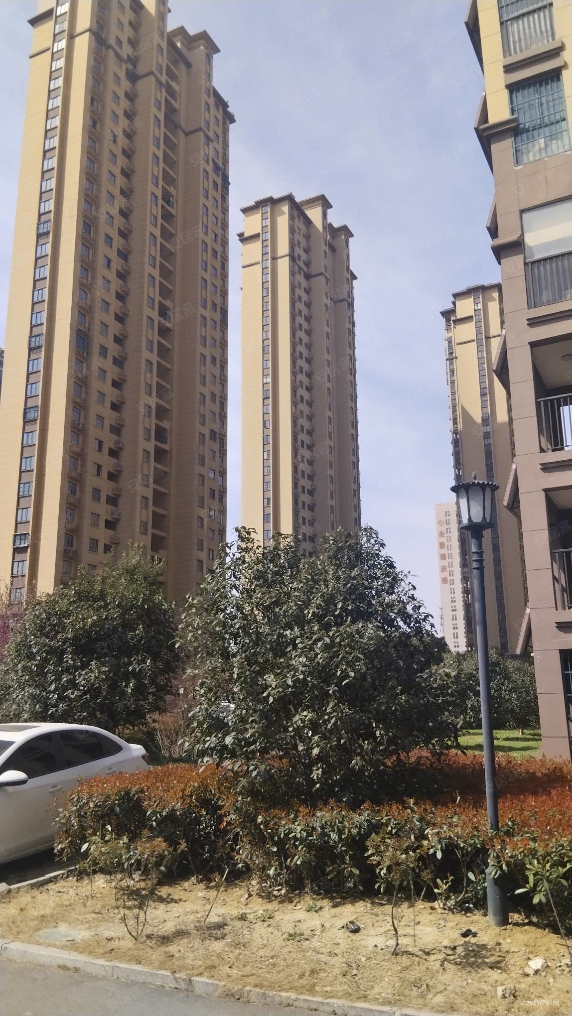 刚需小三居 商品住宅 商圈成熟 有电梯 高楼层视野好 临地铁,京冠御园