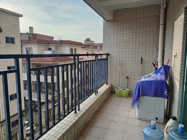 东莞清溪清溪城区嘉信广场清溪文化广场旁 精装大一房两厅带大阳台