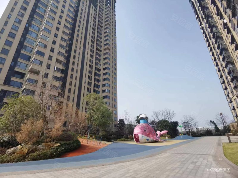 高楼层视野无遮挡 近地铁 次新房 带电梯 车位充足 交通便利,国贸天成