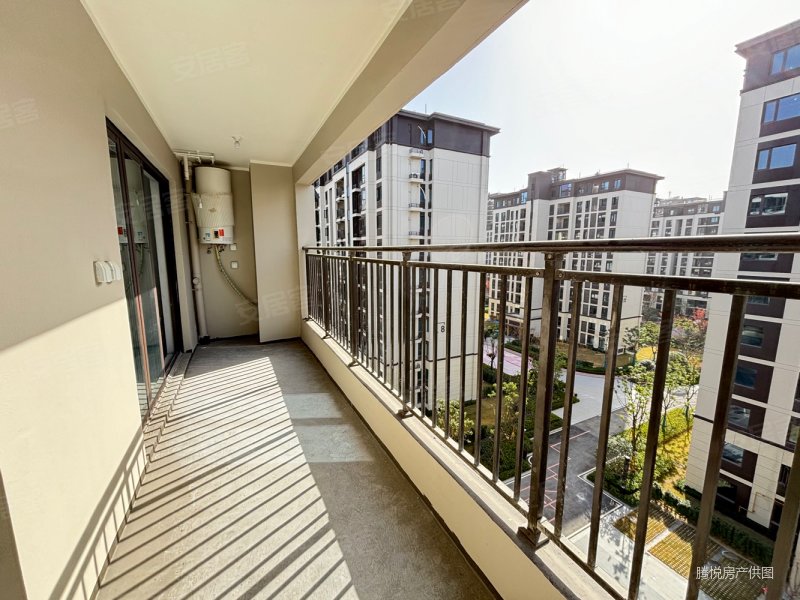 颍州正荣府3室2厅2卫119㎡南北110万