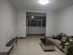 莱芜莱城莱城城区大润发附近任花园,家里空调,拎包入住,600出租房源真实图片