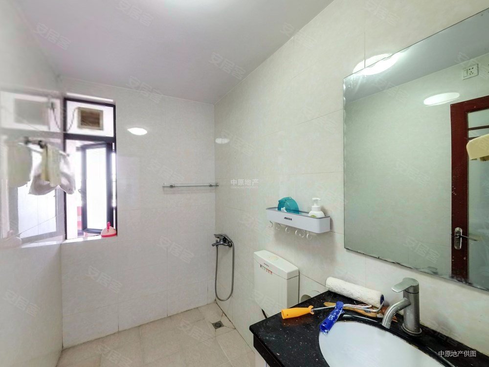 玉湖湾3室2厅2卫88.29㎡南520万