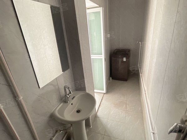 青岛李沧青山路瑞康花园瑞康花园独立卫 3号线地铁50米 精装拎包入住