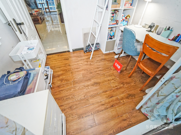 南北通透!拎包入住!,金亨利都荟首府二手房,0万,5室2厅,1卫,89.