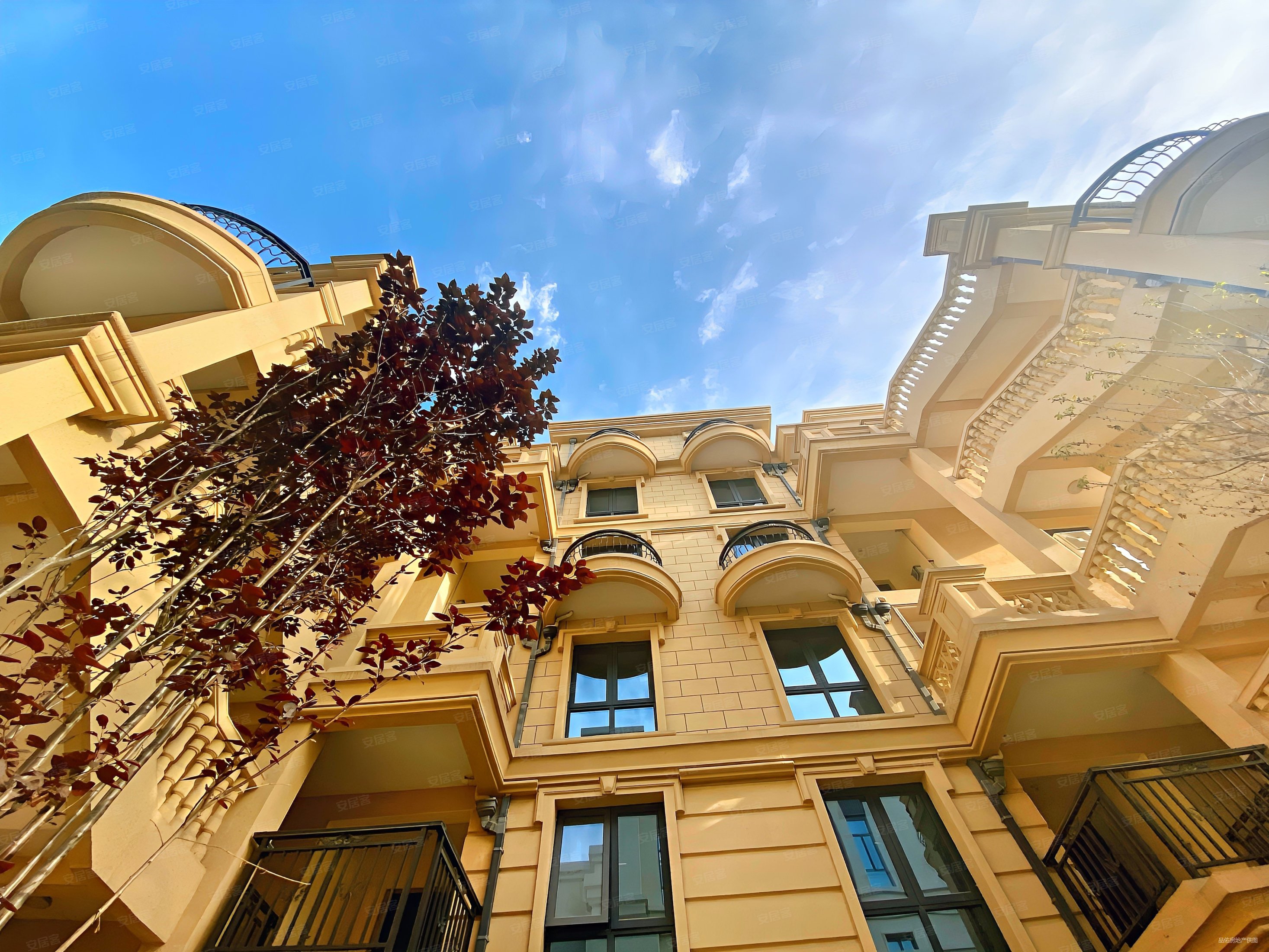 荣德河与墅别墅把边户装修花300w基本没住超大赠送