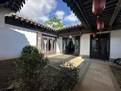 曲靖麒麟白石江公园南片区中式合院别墅出租 四室带家具 5000出租房源真实图片