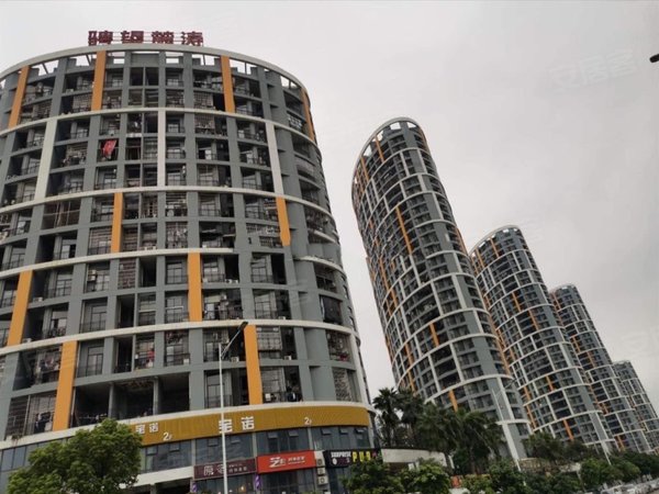 南宁西乡塘心圩骋望麓涛广艺旁配齐三房,拎包入住,燃气做饭,免费家政