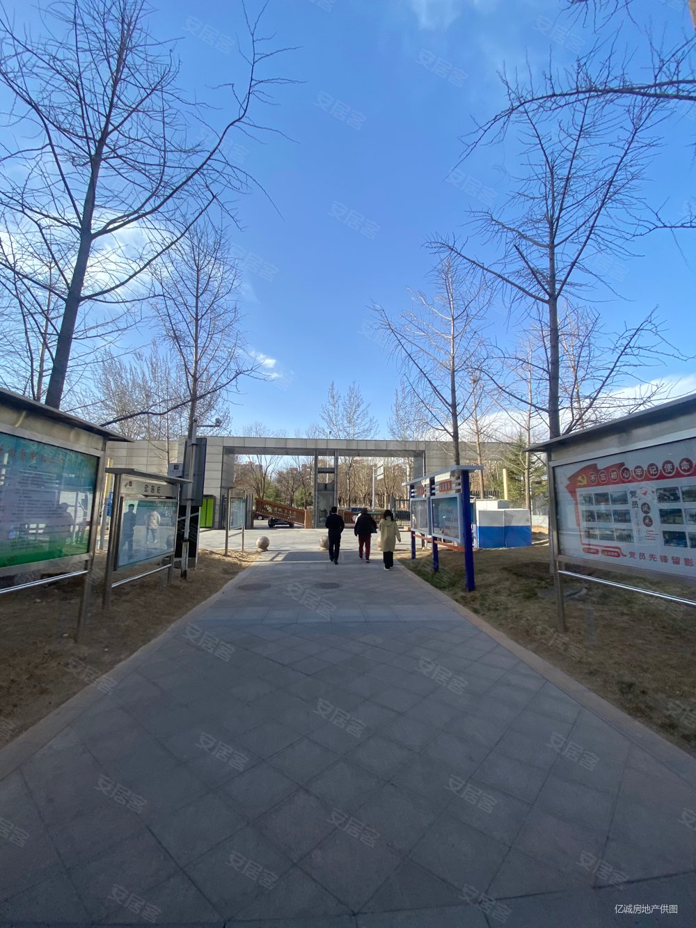 首城汇景湾(南区) 出行方便 近地铁 中间楼层 带电梯通透,首城汇景湾(