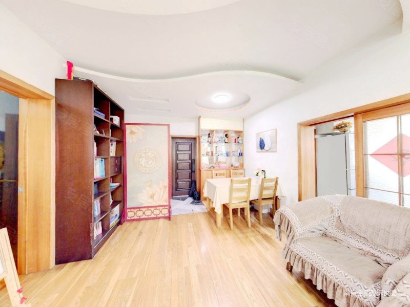 楼层 装修好 商圈成熟 正南朝向,后标营35号小区二手房,350万,3室1厅