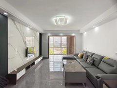 南县南县城区南县市区过南华大桥150米,电梯房中层,全新精装,诚心出租。出租房源真实图片