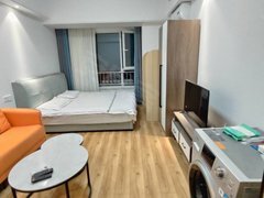 日照东港石臼可短租可月付，锦华领寓一室精装，家具家电齐全，每月500元，出租房源真实图片