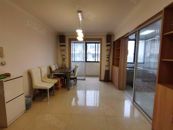 上海奉贤西渡文怡花园地铁口的南北通大三房,精装全配,可办居住证