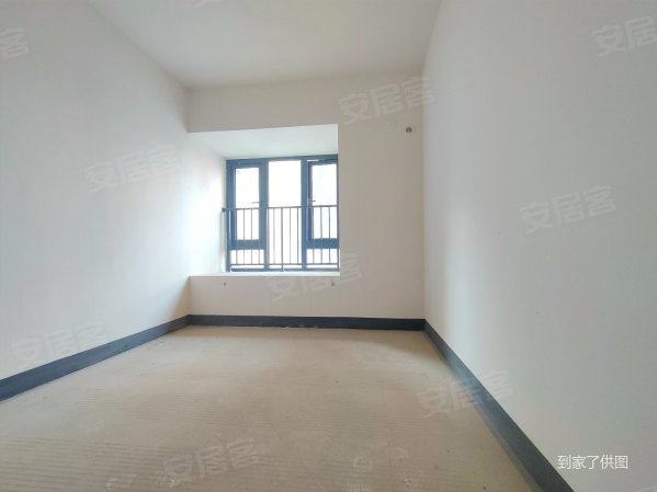 世茂璀璨天城晏旸 近地铁 板楼 房龄新 出行方便 双卫