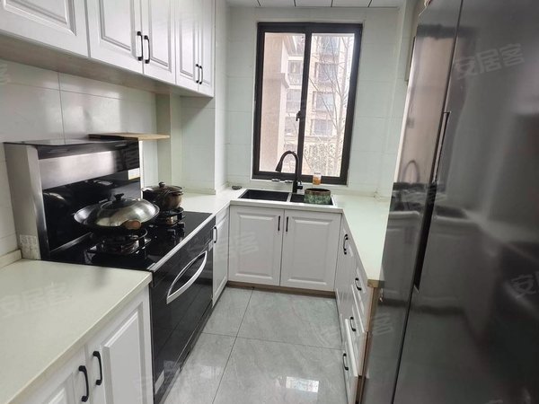 海宁长安镇农发区鸿翔东方郡豪华装修 3室2厅1卫 拎包入住出租房源真实图片