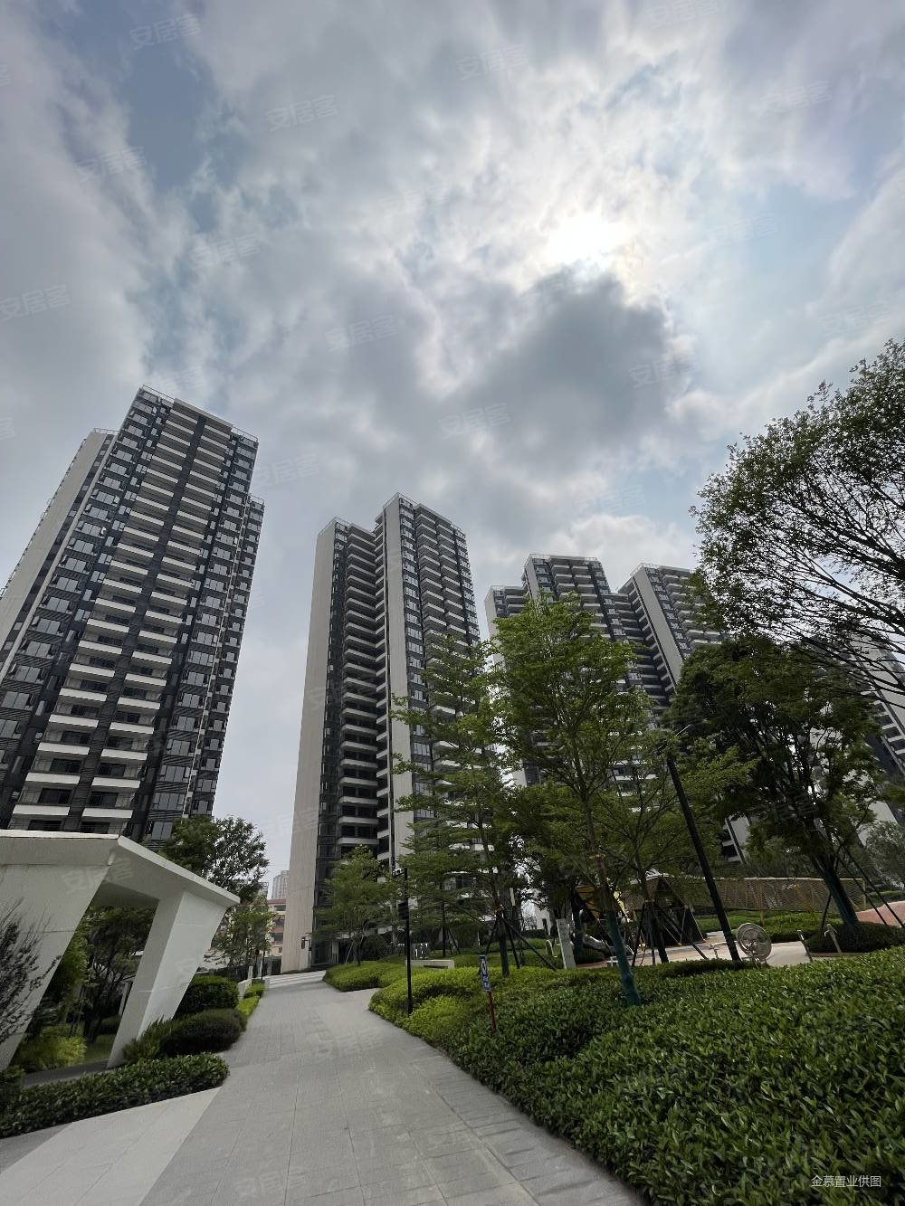 锦云湖光毛坯现房4房2厅可公积金组合贷