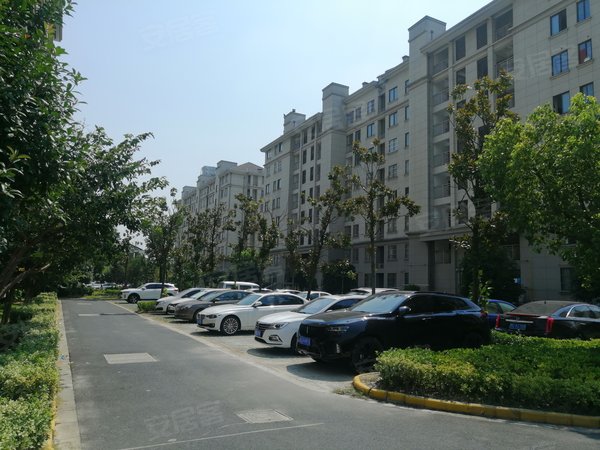 昆山千灯千灯古镇御翠湾(b区)御翠湾北区,独立新出一室一厅适合一家