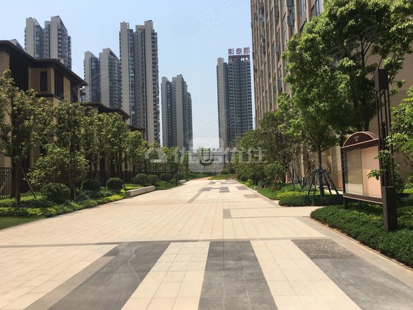 南宁良庆良庆周边龙光玖珑郡(商住楼)龙光玖珑郡(商住楼) 1室1厅1卫