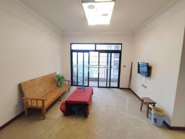 重庆潼南潼南城区上品景苑隆鑫附近三室两厅两卫出租,交通便利,可拎包