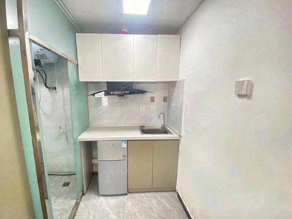 北京朝阳望京费家村住房真实所拍  望京 来广营 善各庄15号线崔各庄