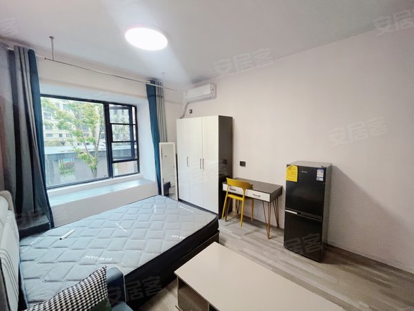 南昌南昌县迎宾中大道绿地悦滨江南昌县 东新地铁站 莲塘一中 洪城大