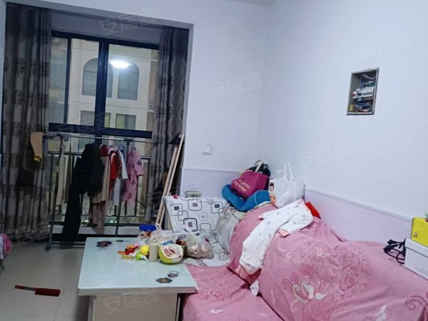 商丘宁陵人民路金地家园西区金地4楼一室一厅一厨一卫南户拎包入住,家具家电齐全,房子干净出租房源真实图片