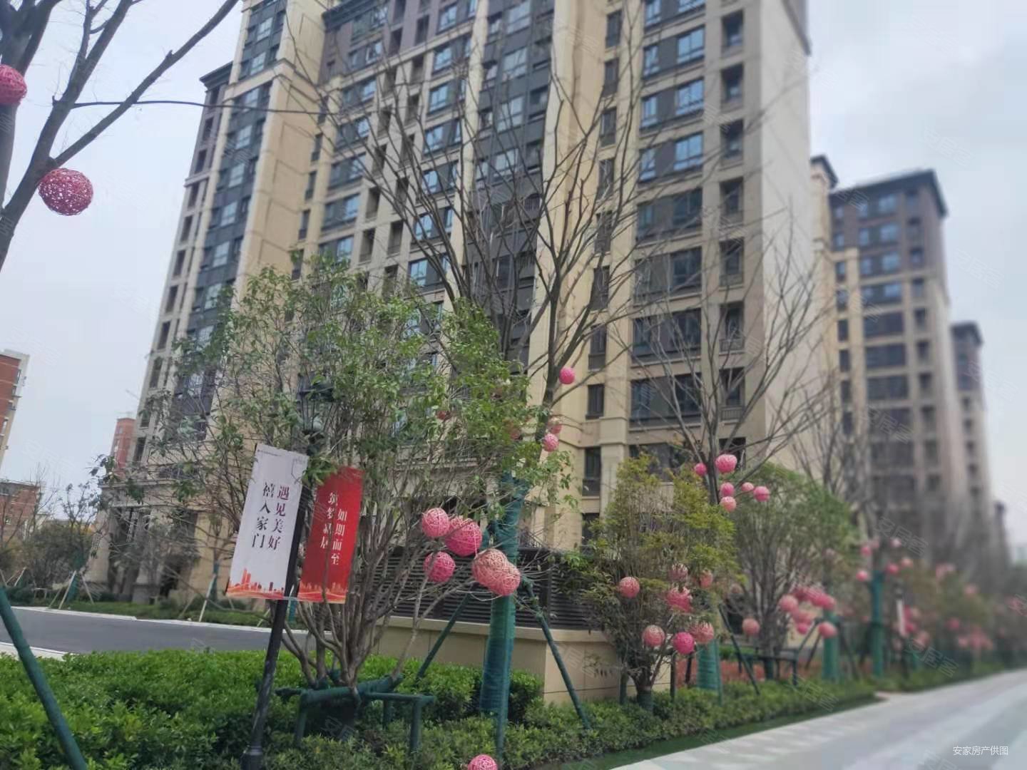 急售 保利玲珑公馆精装三房 电梯好楼层 配套成熟 随时看房