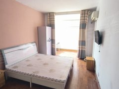 新乡红旗宝龙广场合租单间 近宝龙 带阳台大空间 可短租 当天入住 无中介出租房源真实图片