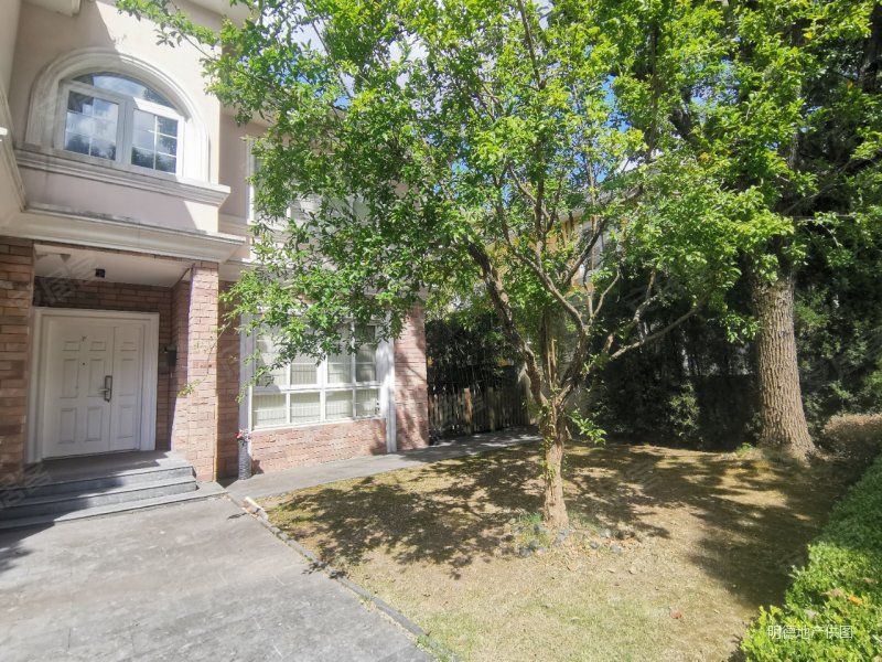 罗山绿洲别墅 5室 正南,罗山绿洲别墅二手房,3180万,5室2厅,3卫,270平